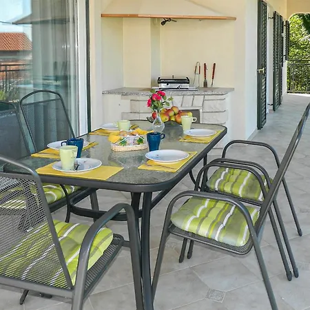 3 Bedroom In Susnjici Apartman *