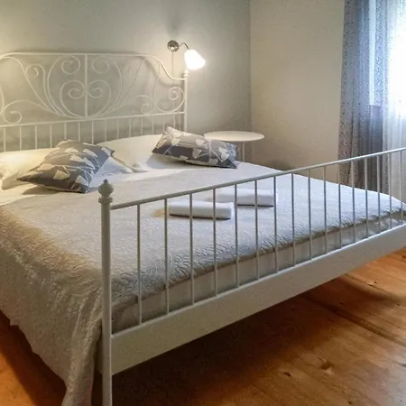 3 Bedroom In Susnjici *